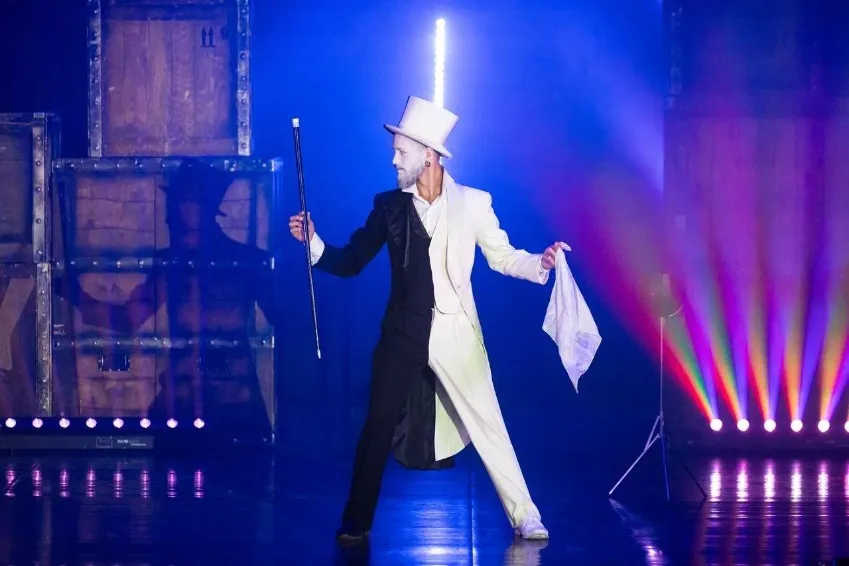 https://cdn.intickets.ru/sites/default/files/gallery_image/8c5faf5e-45a9a97c-833b08dd.jpg