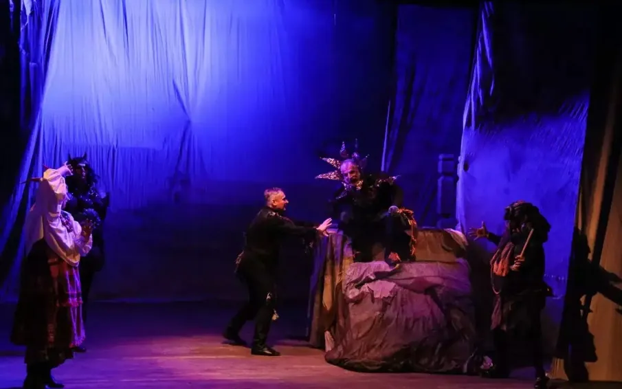 https://cdn.intickets.ru/sites/default/files/gallery_image/6b4a55bf-480792de-29698003.jpg