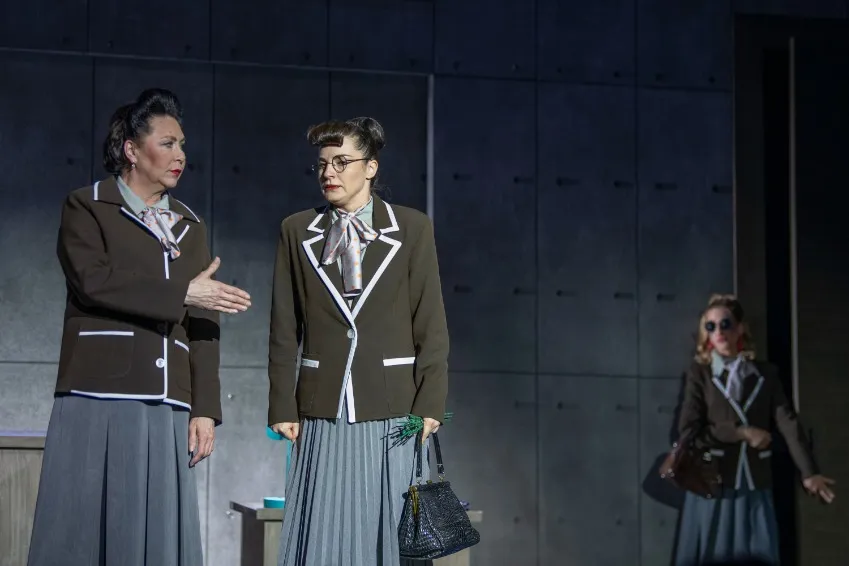 https://cdn.intickets.ru/sites/default/files/gallery_image/9124cf7c-45d2b846-59beb373.jpg