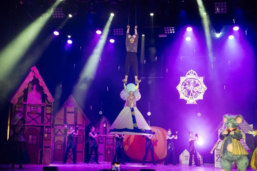 https://cdn.intickets.ru/sites/default/files/gallery_image/e8c421c6-4f9a873c-0d22e981.jpg
