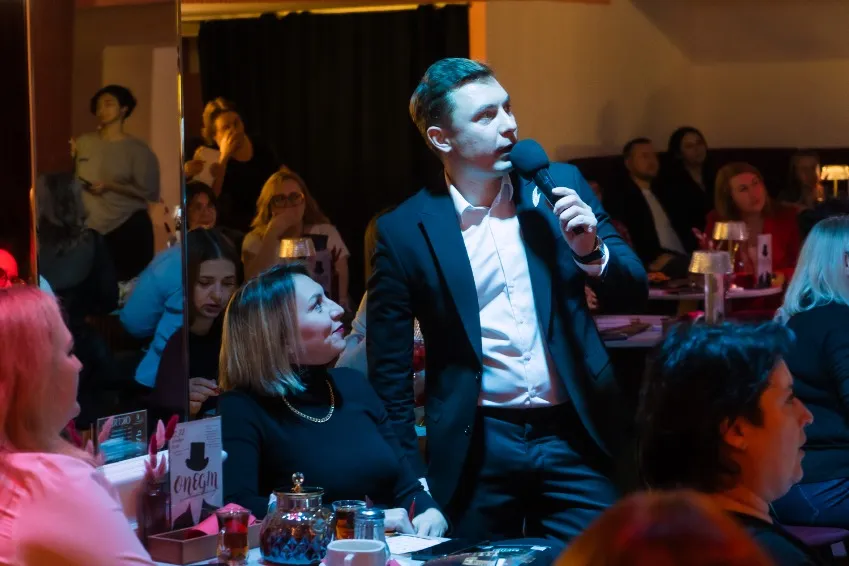 https://cdn.intickets.ru/sites/default/files/gallery_image/9aa18982-42e9bb75-bcce4c8a.jpg