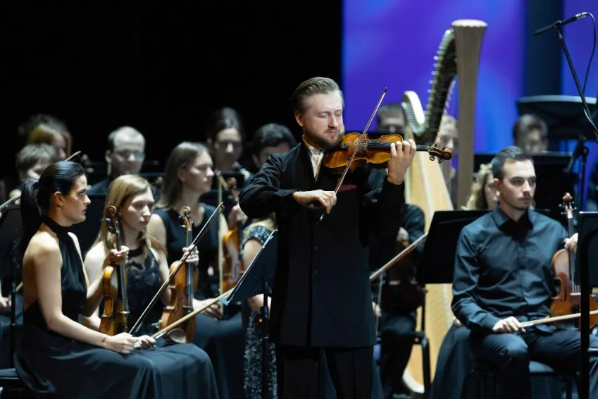https://cdn.intickets.ru/sites/default/files/gallery_image/b2a77851-477ca9af-3ec5fde9.jpg