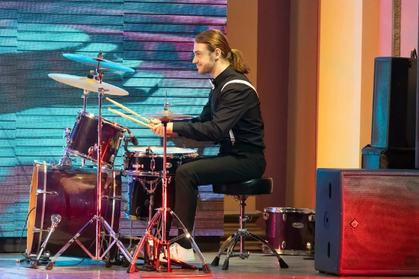 https://cdn.intickets.ru/sites/default/files/gallery_image/5a967f0e-4ae6882f-629b6a2b.jpg