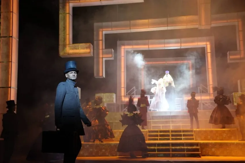 https://cdn.intickets.ru/sites/default/files/gallery_image/a3b25af2-487ca1cf-75fae5c8.jpg