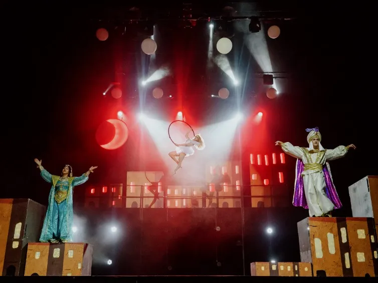 https://cdn.intickets.ru/sites/default/files/gallery_image/956dae15-49a9b706-92bf4c26.jpg