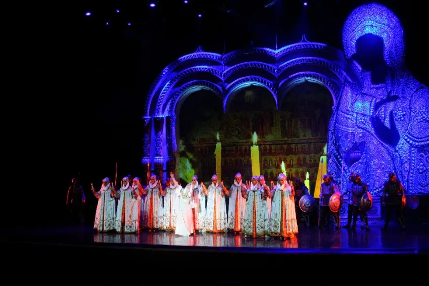 https://cdn.intickets.ru/sites/default/files/gallery_image/c1bddcf0-4313aa57-94fa328b.jpg