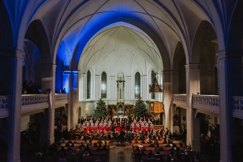 https://cdn.intickets.ru/sites/default/files/gallery_image/00b4e4fd-444dbbca-0d769db2.jpg