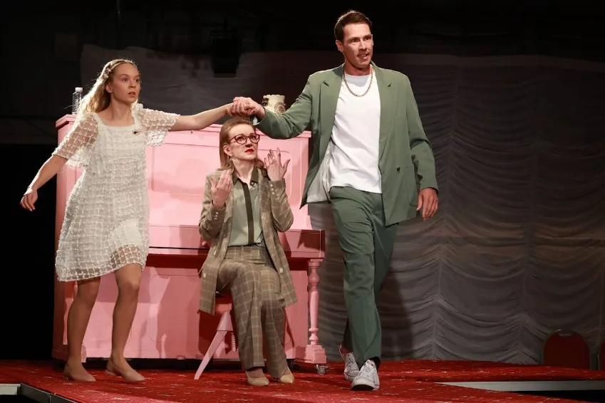 https://cdn.intickets.ru/sites/default/files/gallery_image/ce3c7b70-46d994a4-22f98dd7.jpg