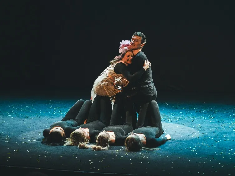 https://cdn.intickets.ru/sites/default/files/gallery_image/1b198de4-426981d8-1d71cf4a.jpg