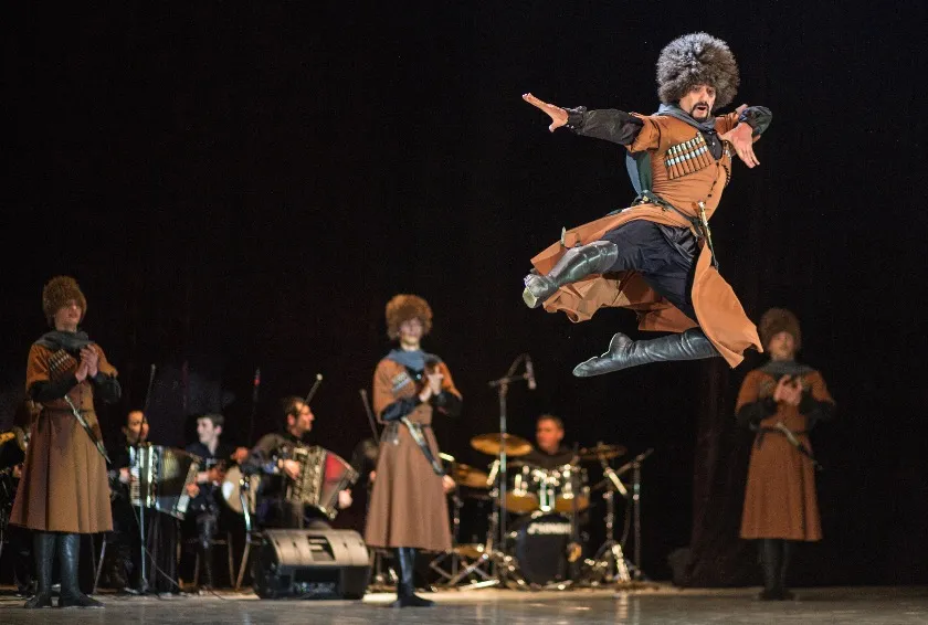 https://cdn.intickets.ru/sites/default/files/gallery_image/576ae1ec-40ec9ea0-e9c2931b.jpg