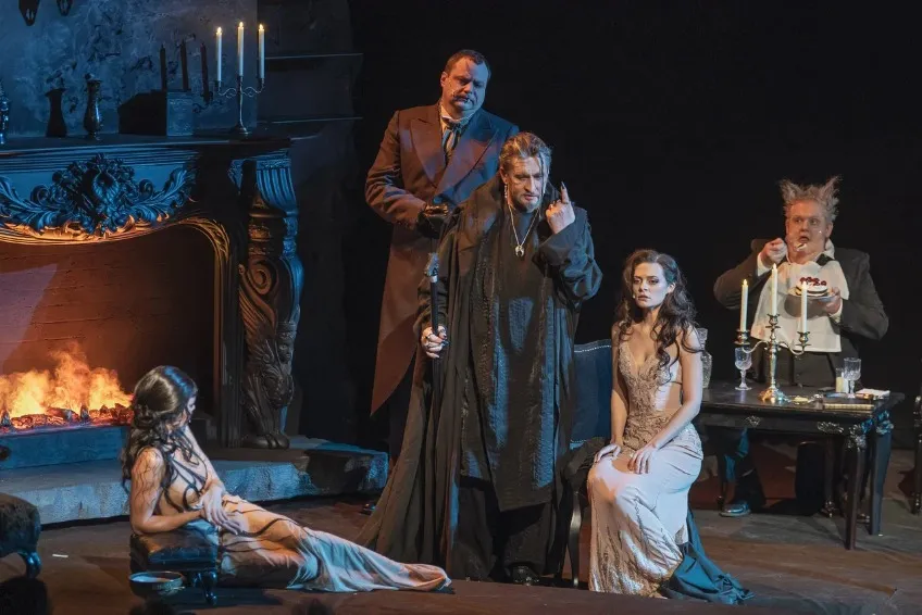 https://cdn.intickets.ru/sites/default/files/gallery_image/0e6b627b-4928b8dd-d99bd3df.jpg