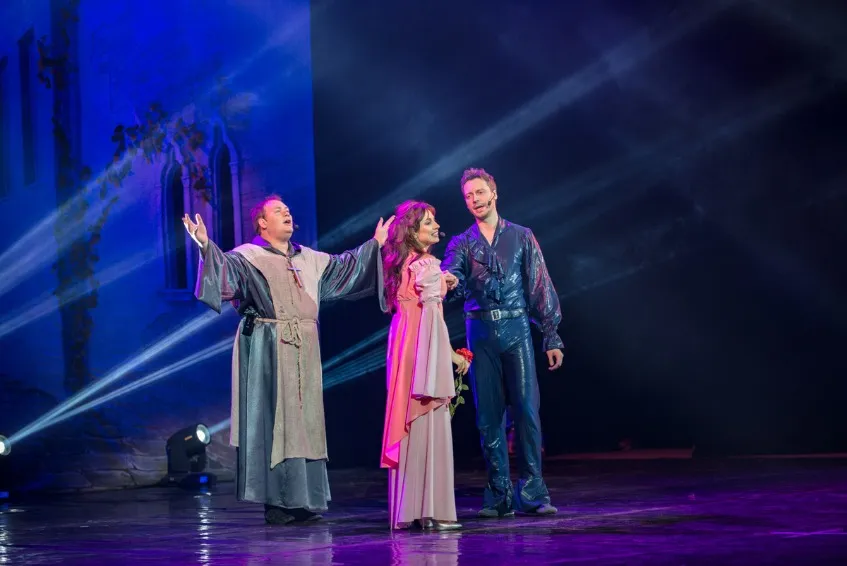 https://cdn.intickets.ru/sites/default/files/gallery_image/9a3bafcf-4ff7a9fc-1deec4d3.jpg