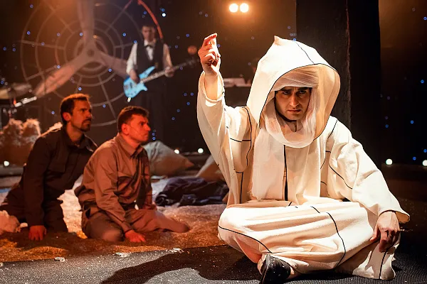 https://cdn.intickets.ru/sites/default/files/gallery_image/3d396b39-4746b305-72d9c166.jpg