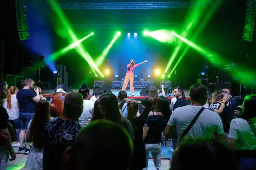 https://cdn.intickets.ru/sites/default/files/gallery_image/87da70d5-4269b114-e78053b4.jpg
