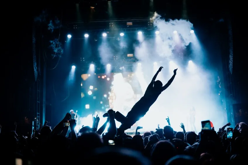 https://cdn.intickets.ru/sites/default/files/gallery_image/d7783716-4b3bb321-c7086194.jpg