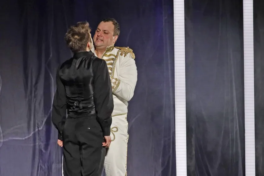 https://cdn.intickets.ru/sites/default/files/gallery_image/fc3276ec-465c974e-87174dfc.jpg