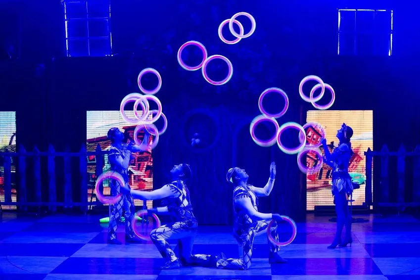 https://cdn.intickets.ru/sites/default/files/gallery_image/0692f073-4cbb9b83-3f7a1480.jpg