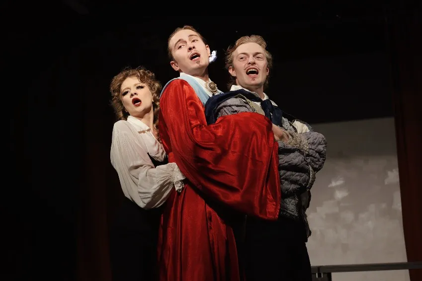 https://cdn.intickets.ru/sites/default/files/gallery_image/05c74ef7-417599d9-f1c95469.jpg