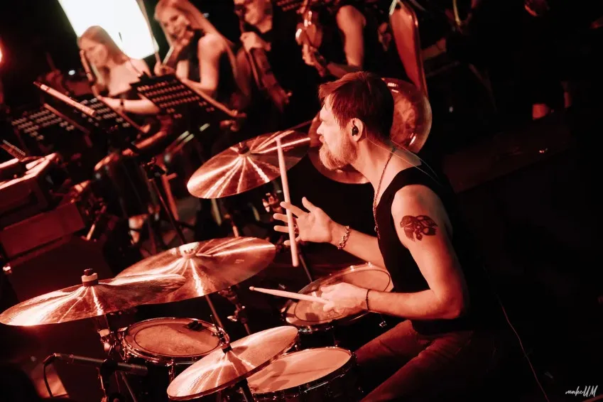 https://cdn.intickets.ru/sites/default/files/gallery_image/c6820b1c-4d50a074-2a7dd331.jpg