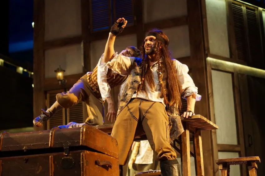 https://cdn.intickets.ru/sites/default/files/gallery_image/b3851d9d-43619341-115d972d.jpg