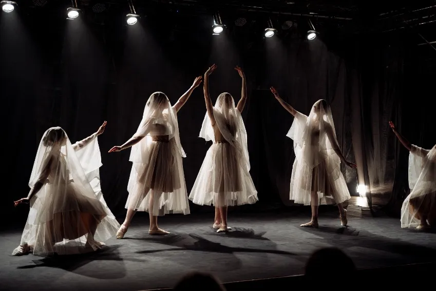 https://cdn.intickets.ru/sites/default/files/gallery_image/c4e9810e-4b1a9edf-3f886290.jpg