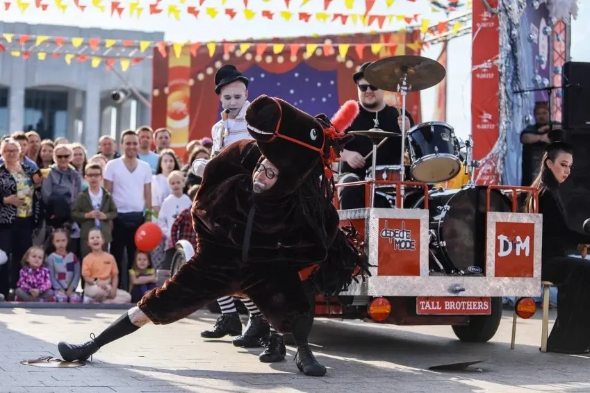 https://cdn.intickets.ru/sites/default/files/gallery_image/df8631a7-43ffbaaf-1d20ff52.jpg