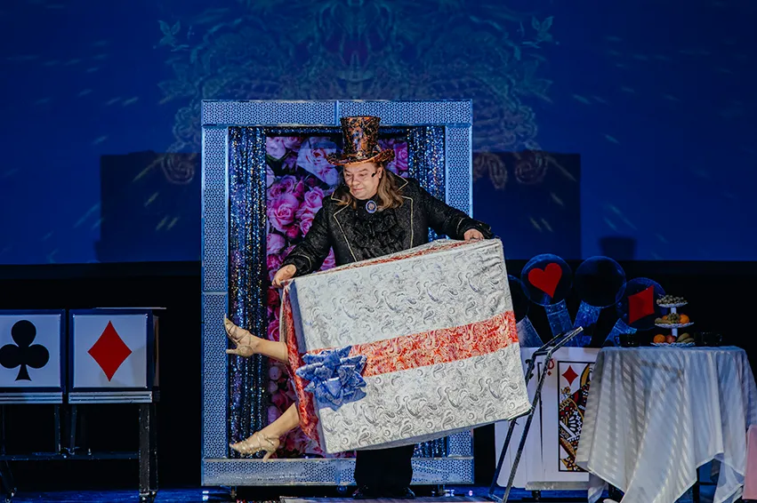 https://cdn.intickets.ru/sites/default/files/gallery_image/634354a5-442e8f88-065c4067.jpg