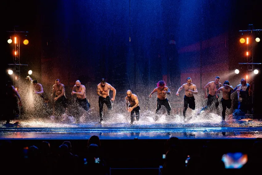 https://cdn.intickets.ru/sites/default/files/gallery_image/d71b5f22-4cfca4ee-0049fca0.jpg