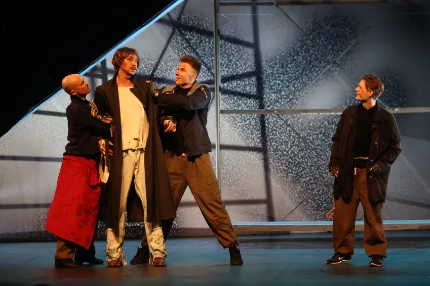 https://cdn.intickets.ru/sites/default/files/gallery_image/3a30ea50-4f69b9dd-d084d899.jpg