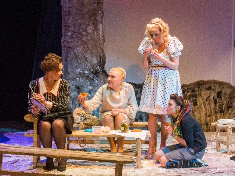 https://cdn.intickets.ru/sites/default/files/gallery_image/30e9b900-499f87db-14987598.jpg