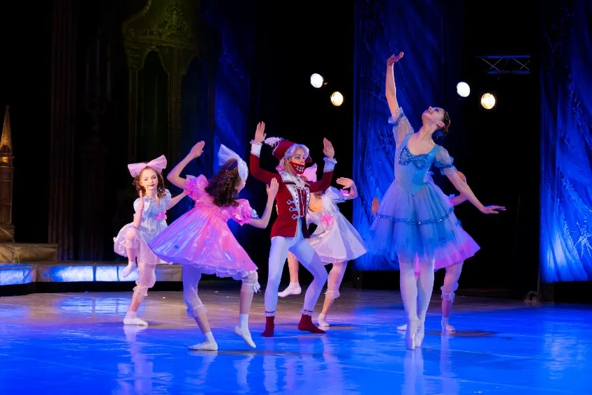 https://cdn.intickets.ru/sites/default/files/gallery_image/f4749dde-43feaf85-41216a35.jpg
