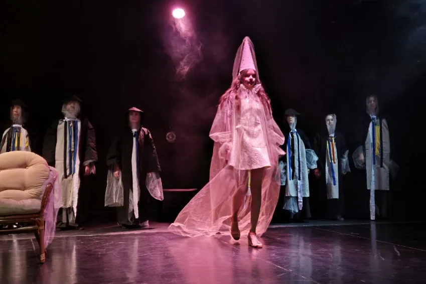 https://cdn.intickets.ru/sites/default/files/gallery_image/7419eea4-48c5bcf2-92b034a7.jpg