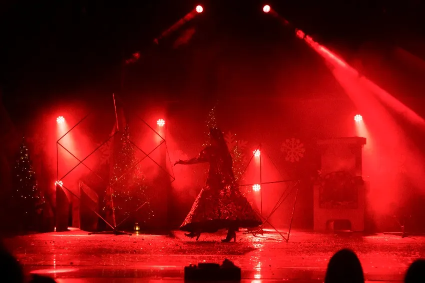 https://cdn.intickets.ru/sites/default/files/gallery_image/3fa23d63-4499a5c7-b68abfe6.jpg
