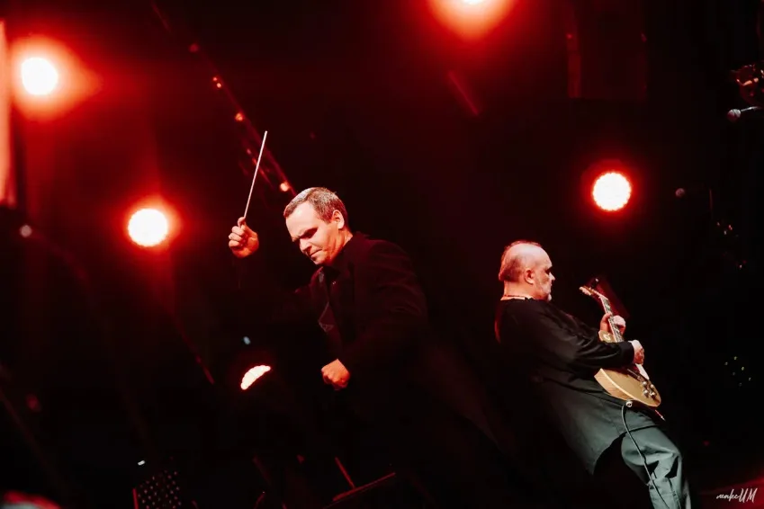https://cdn.intickets.ru/sites/default/files/gallery_image/297f7e1e-4f6cbf13-ad1d601a.jpg