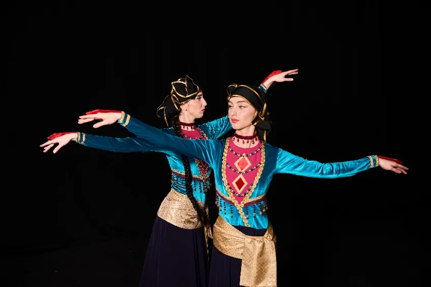 https://cdn.intickets.ru/sites/default/files/gallery_image/9a2ea5ba-484394b3-71b9d64e.jpg