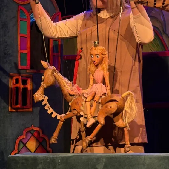 https://cdn.intickets.ru/sites/default/files/gallery_image/7b770a8c-44e3a48e-b65be94c.jpg