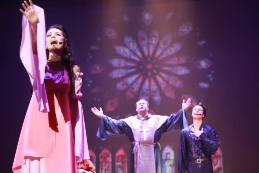 https://cdn.intickets.ru/sites/default/files/gallery_image/059debf7-42d795f6-d9a37545.jpg
