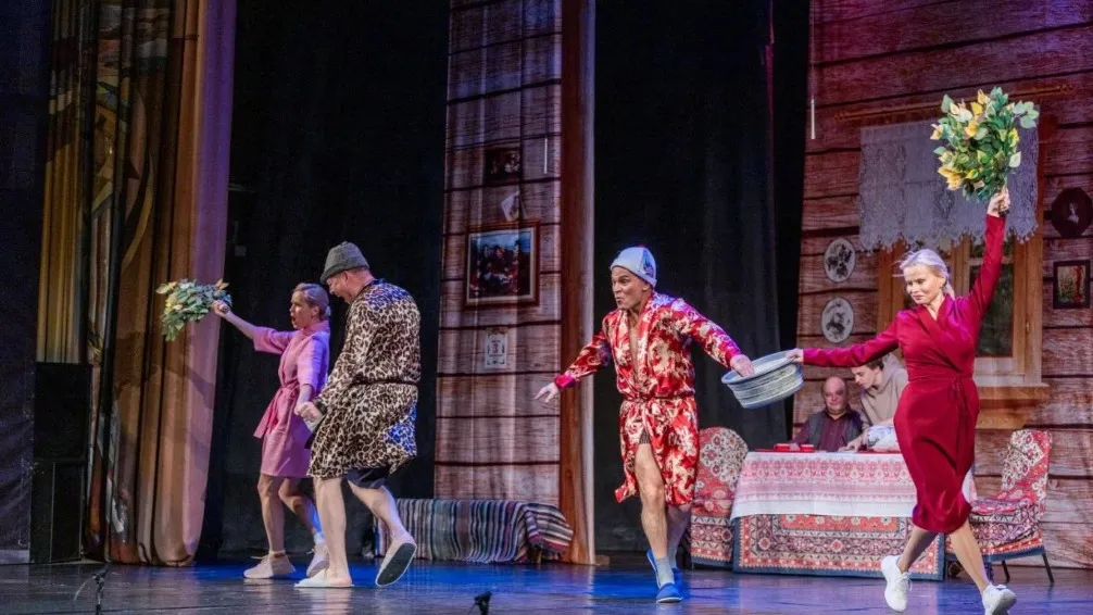 https://cdn.intickets.ru/sites/default/files/gallery_image/38de0023-41468130-b4f045bf.jpg