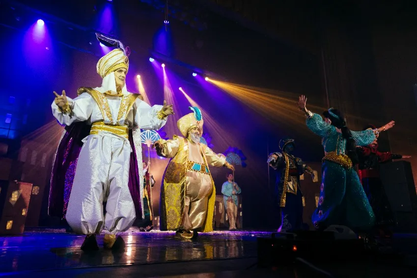 https://cdn.intickets.ru/sites/default/files/gallery_image/578af50b-44ecad30-a0b09cdc.jpg