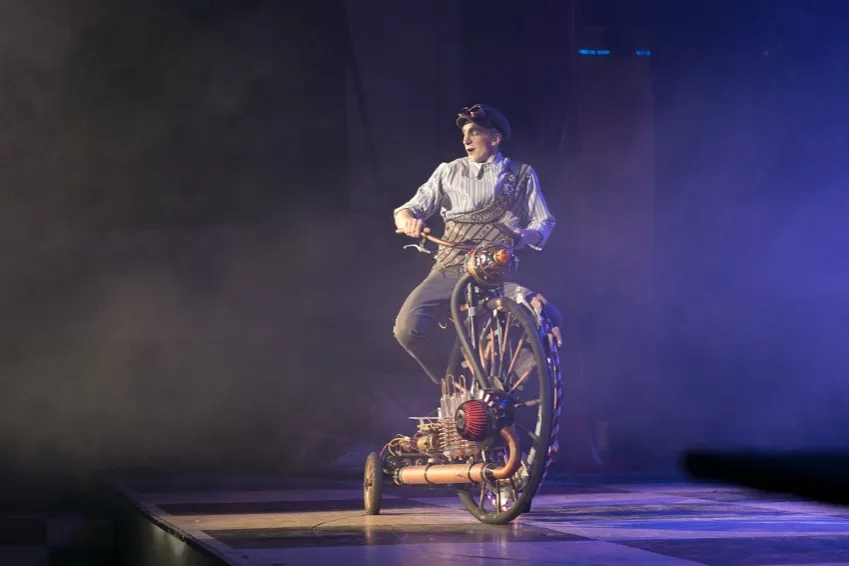 https://cdn.intickets.ru/sites/default/files/gallery_image/c9eccd63-4c6bb20f-433e554c.jpg